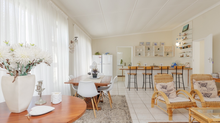 4 Bedroom Property for Sale in Struisbaai Western Cape
